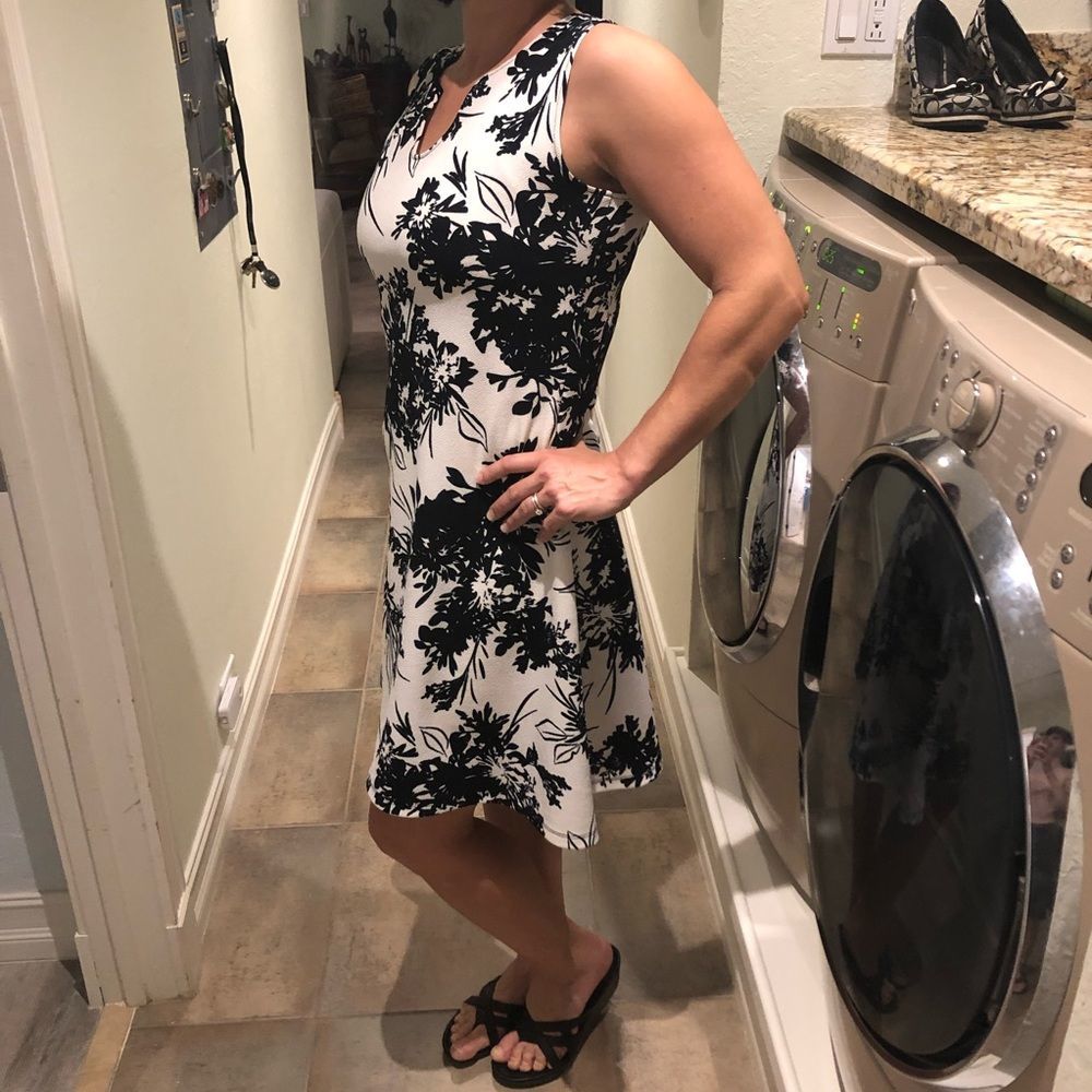 A line black and white floral pattern dress